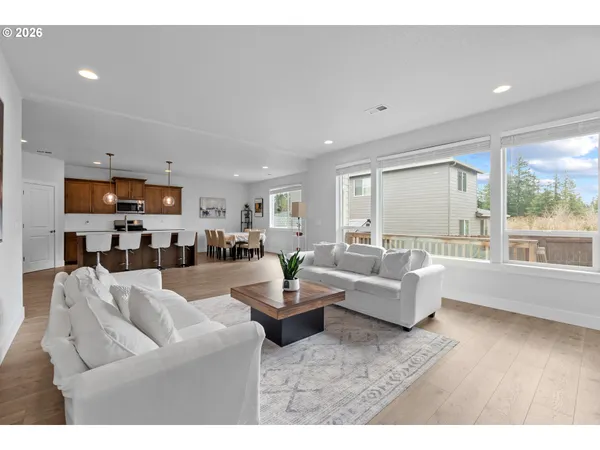 $839,100 | 652 Southwest 49th Street, Gresham, OR 97080