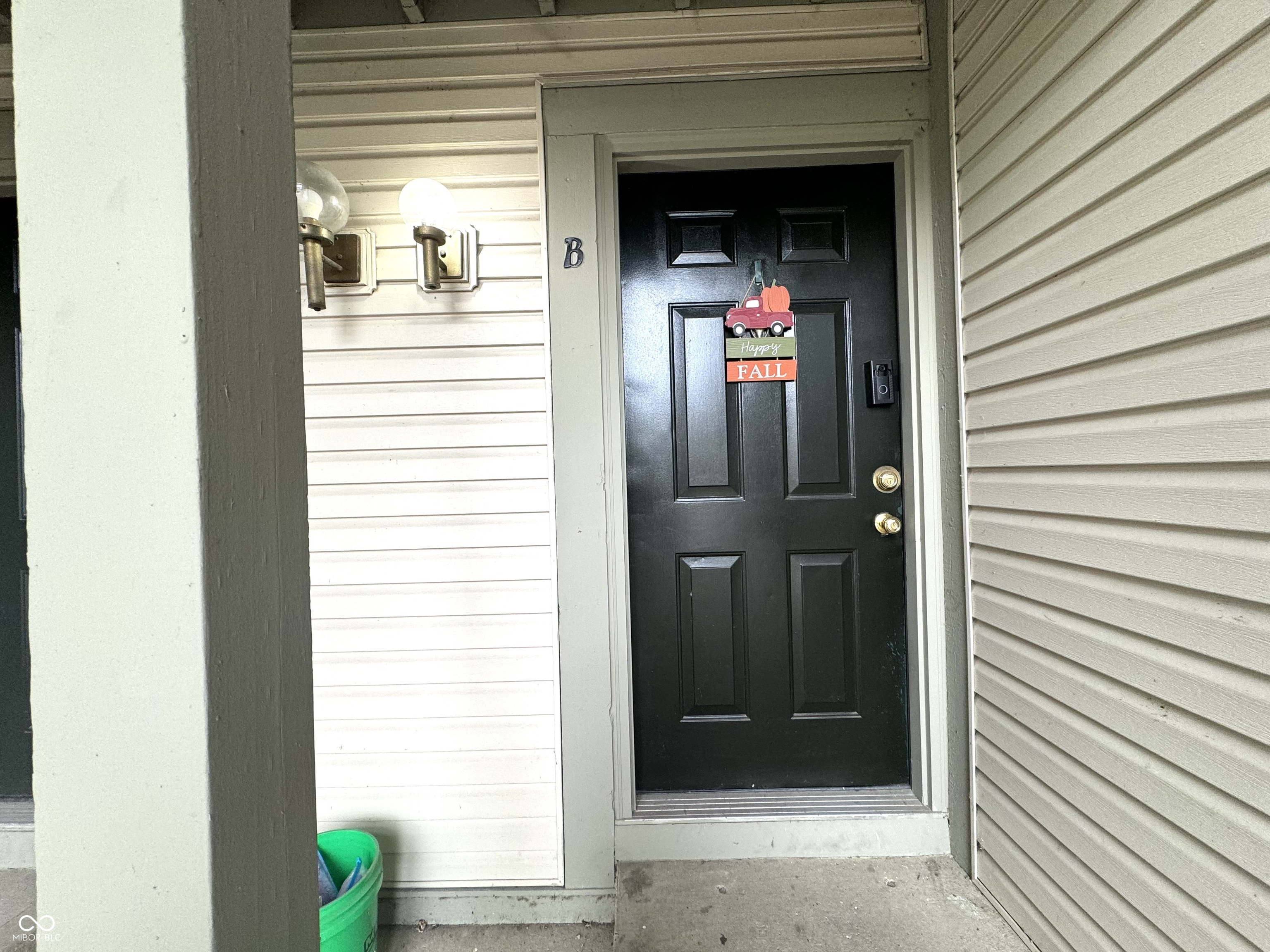 2889 Eagles Crest Circle Indianapolis, IN 46214 - Photo 3 of 15