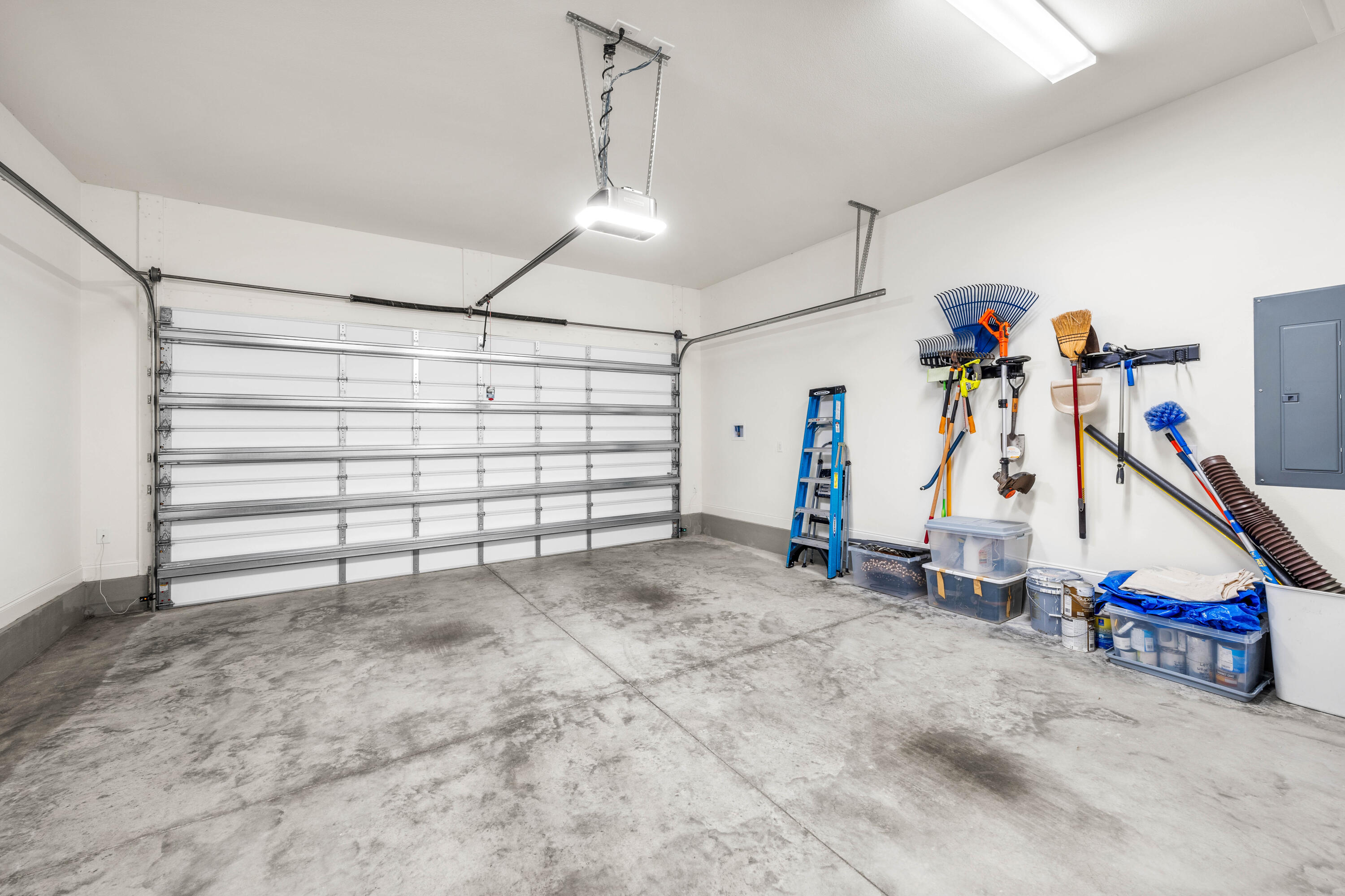 59 Suwannee Dr Inlet Beach Inlet Beach, FL 32461 - Photo 39 of 47 a view of a room with gym equipment