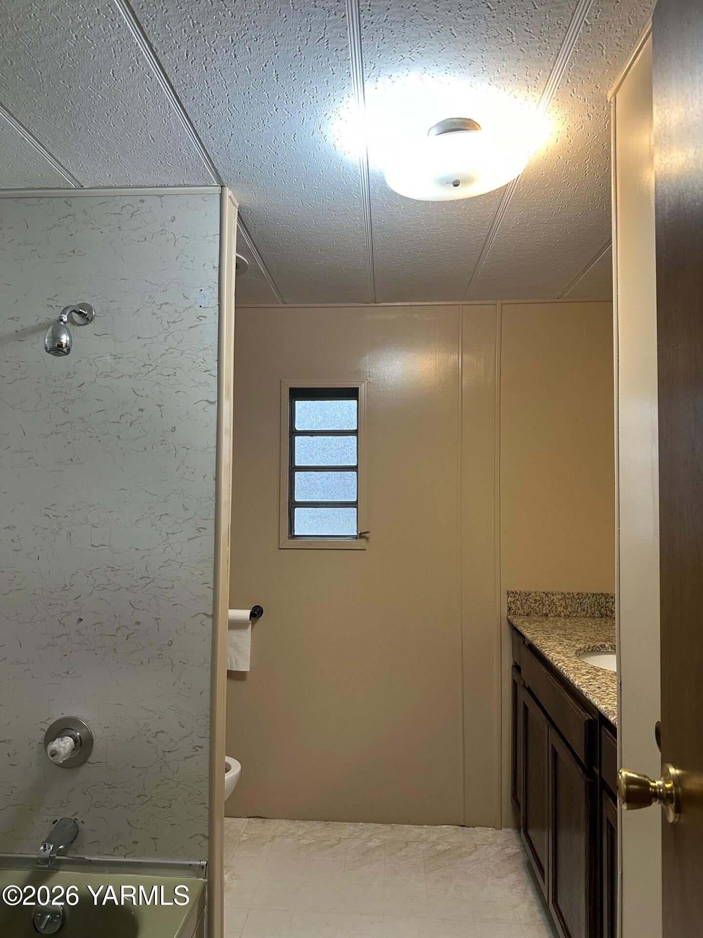 2205 Butterfield Road, Unit 11 Yakima, WA 98901 - Photo 3 of 10 ce50f735-7145-4dc9-9d2d-57f5a069f60c