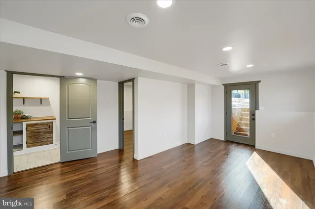 a view of an entryway