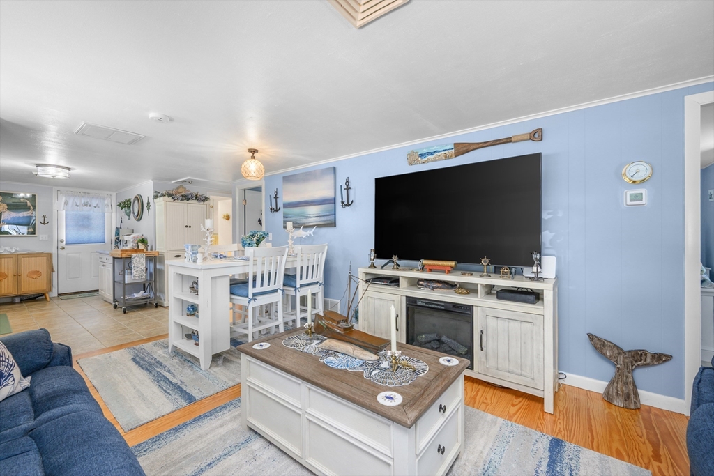 26 Wixon Road Dennis, MA 02639 - Photo 8 of 42 Gallery Image 8