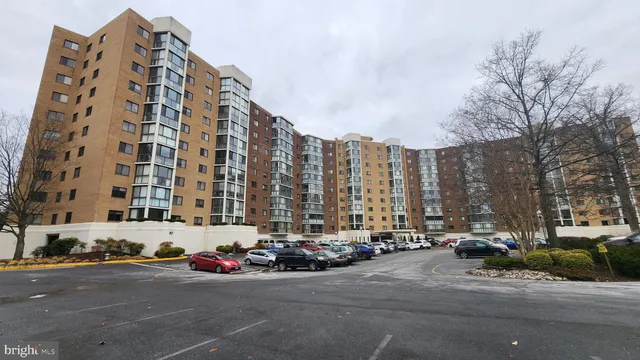 $230,000 | 15115 Interlachen Drive, Unit 3801, Silver Spring, MD 20906