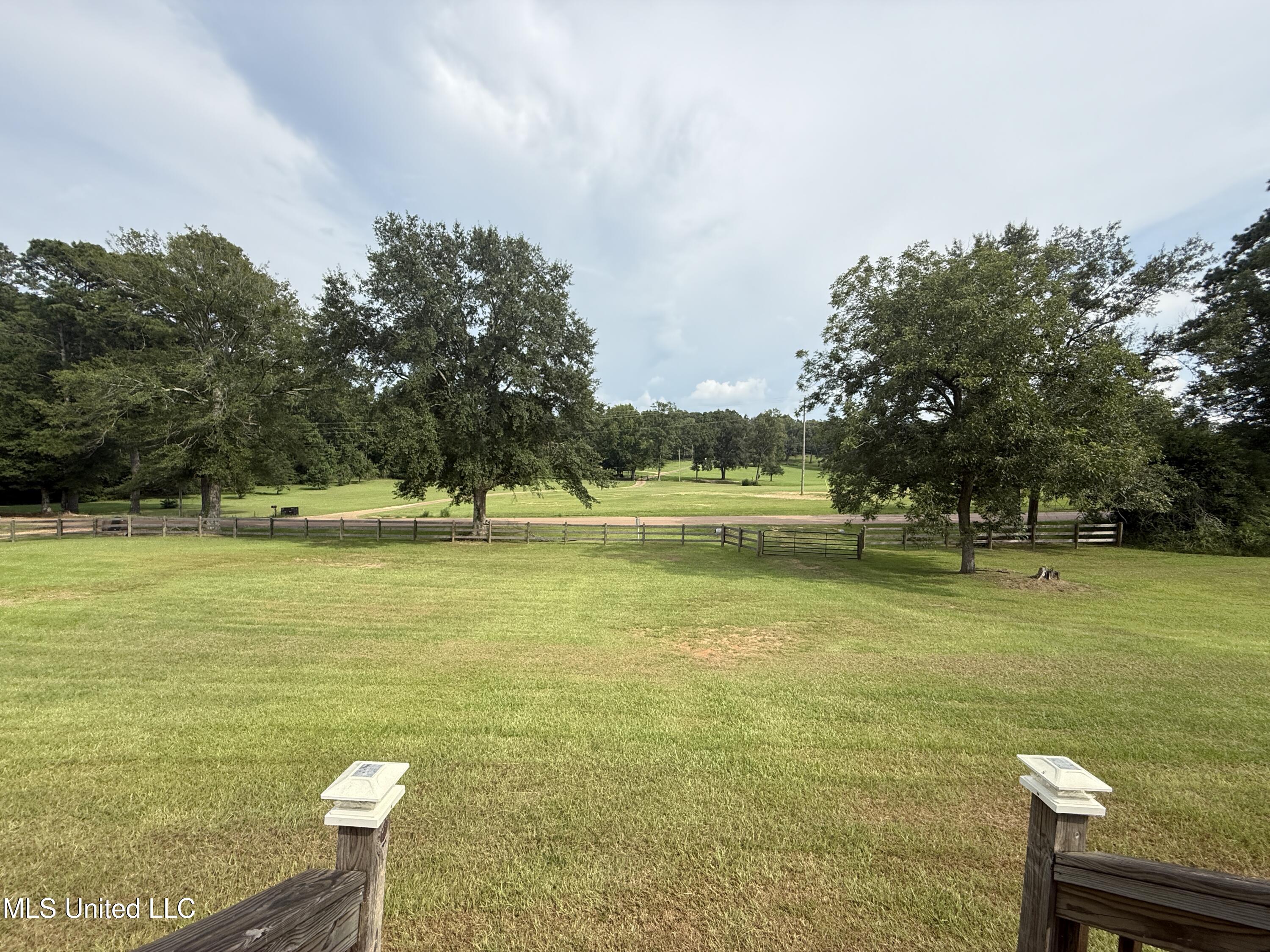 1097 Bethesda Road Hazlehurst, MS 39083 - Photo 9 of 23 IMG_9265