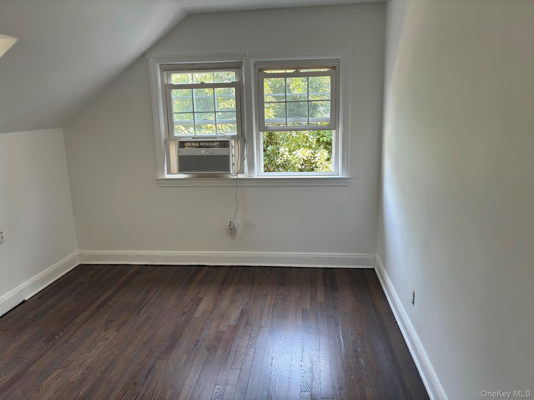 10 Ridge Road Williston Park, NY 11596 - Photo 17 of 26