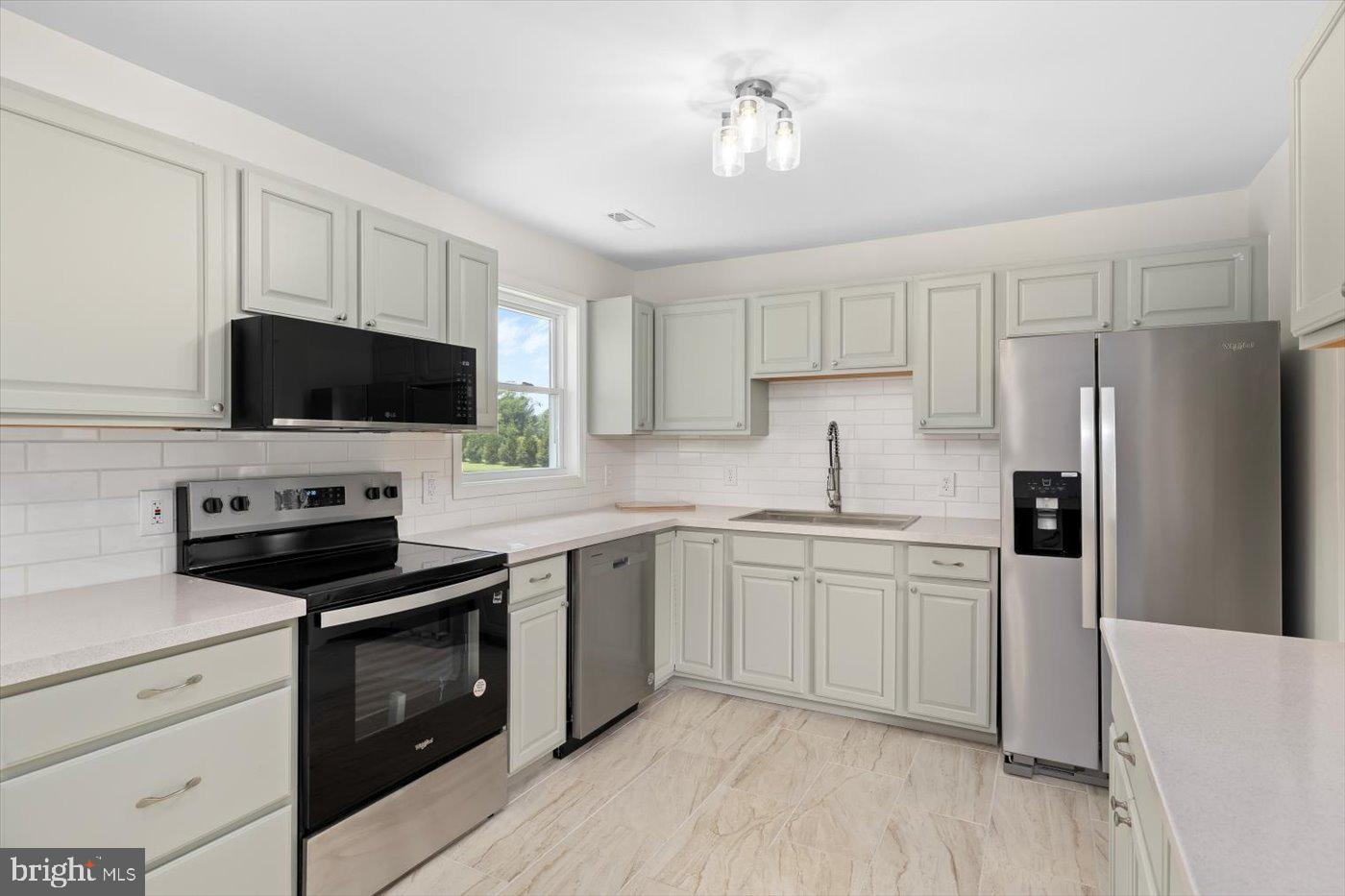 6417 Courthouse Road Spotsylvania, VA 22551 - Photo 23 of 42 Bright and airy kitchen