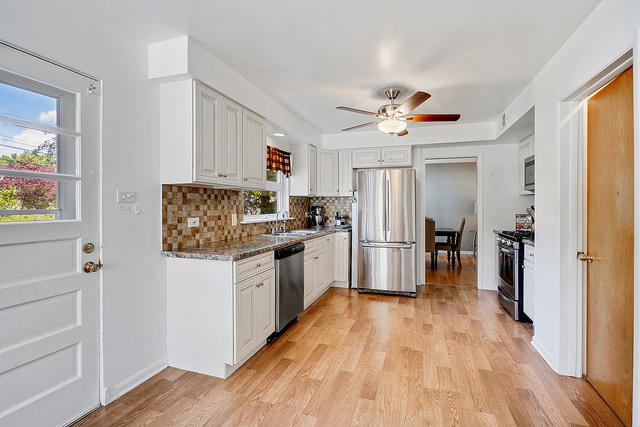 1138 Hickory Road Homewood, IL 60430 - Photo 8 of 21 Gallery Image 8