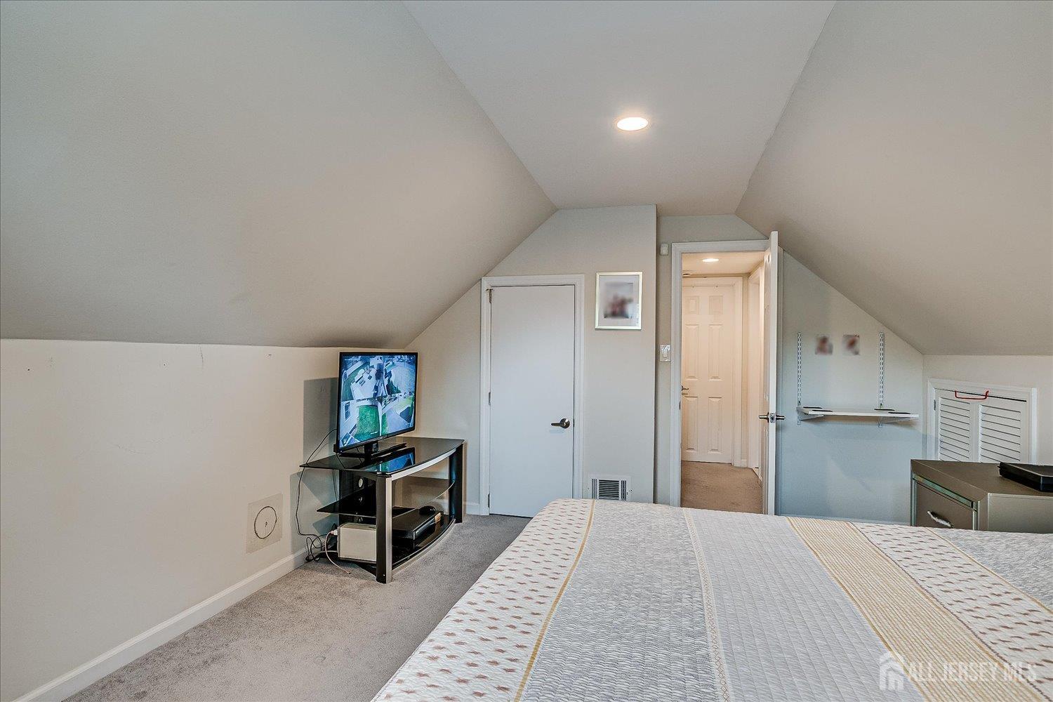 741 Brookside Road Rahway, NJ 07065 - Photo 17 of 37 Gallery Image 17