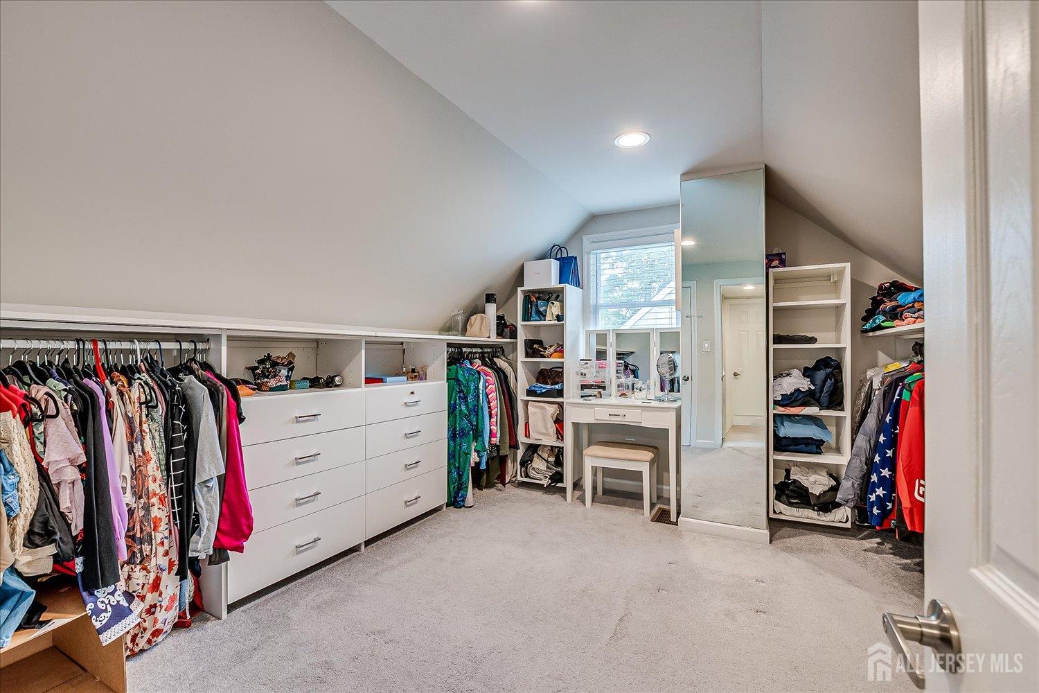 741 Brookside Road Rahway, NJ 07065 - Photo 19 of 37 Gallery Image 19