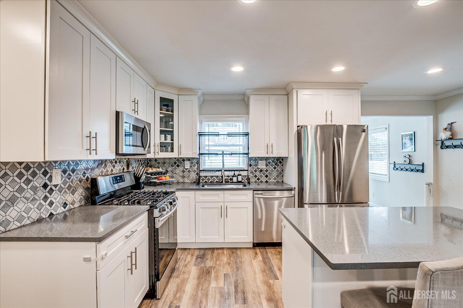 741 Brookside Road Rahway, NJ 07065 - Photo 4 of 37 Gallery Image 4