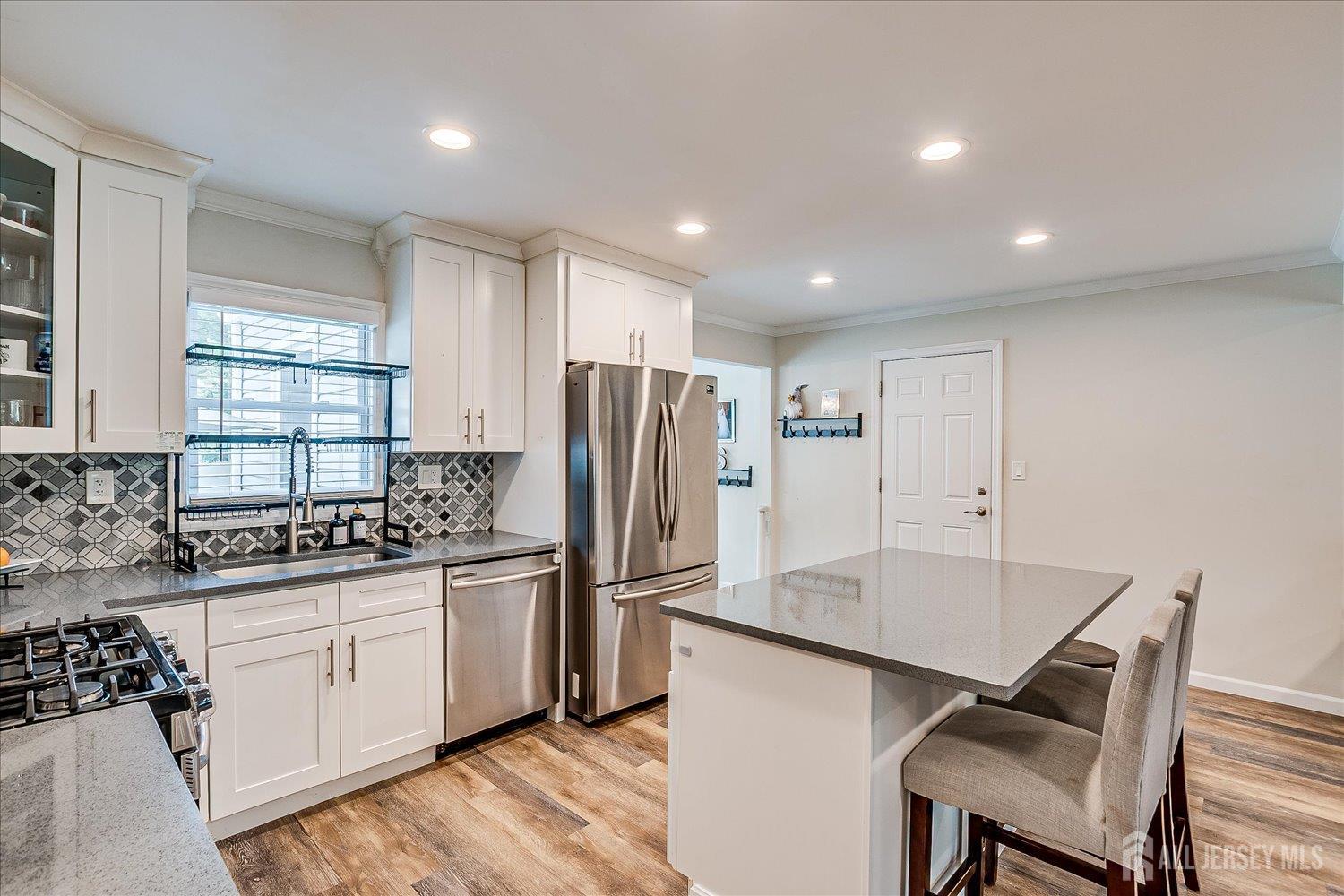 741 Brookside Road Rahway, NJ 07065 - Photo 5 of 37 Gallery Image 5