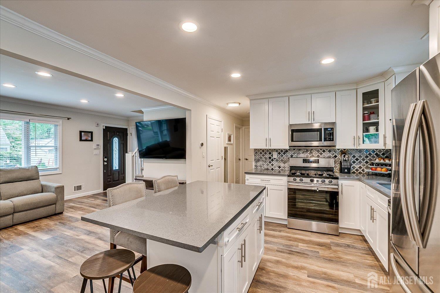 741 Brookside Road Rahway, NJ 07065 - Photo 8 of 37 Gallery Image 8