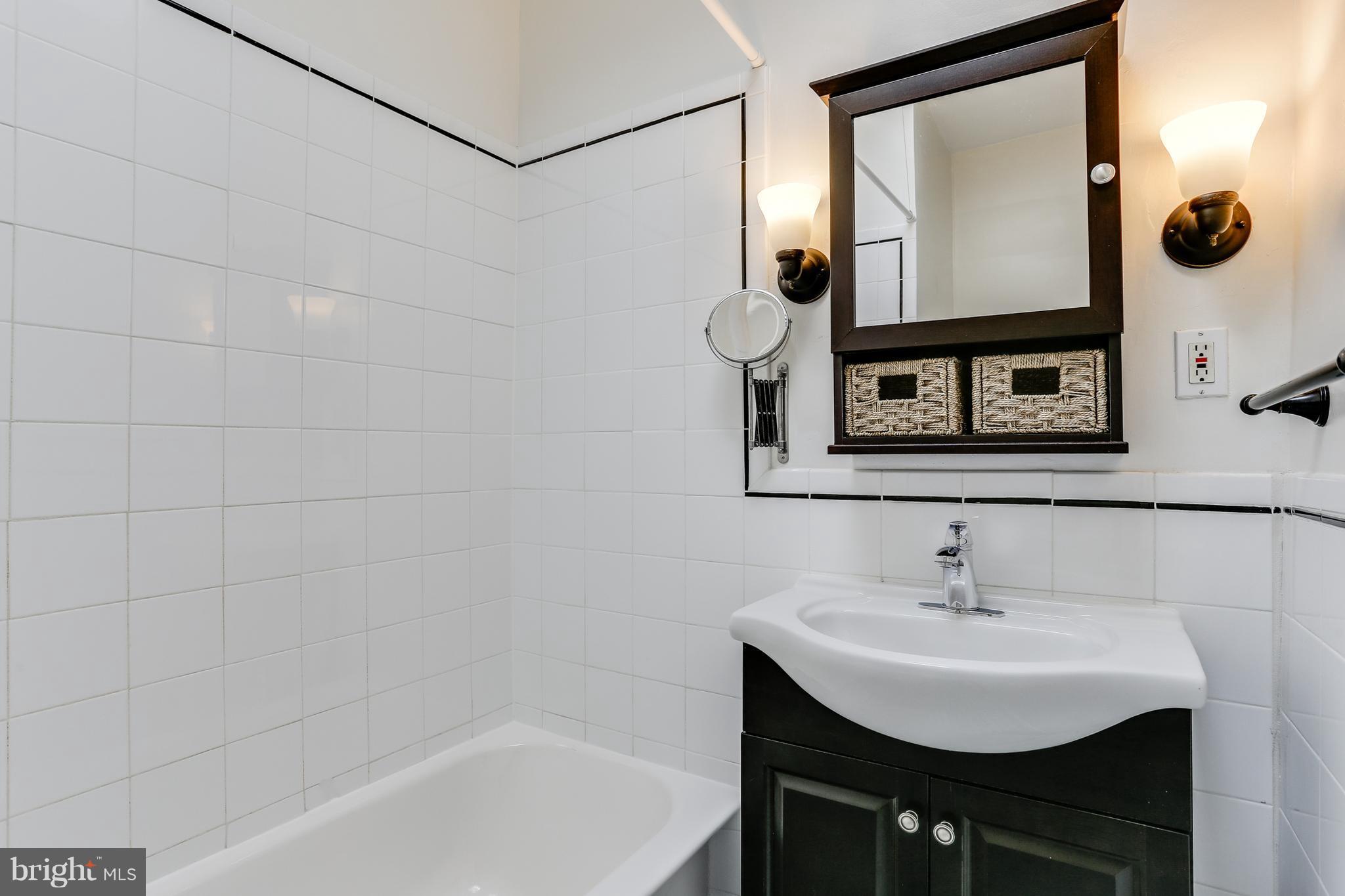 3921 Keswick Road Baltimore, MD 21211 - Photo 13 of 25 Bathroom