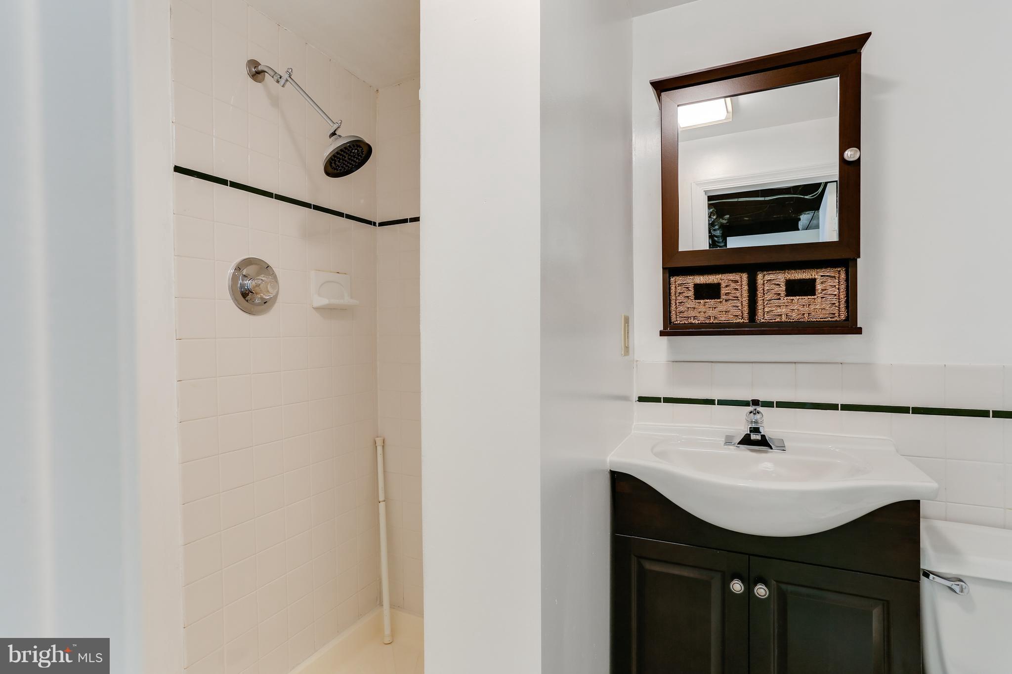 3921 Keswick Road Baltimore, MD 21211 - Photo 17 of 25 Bath
