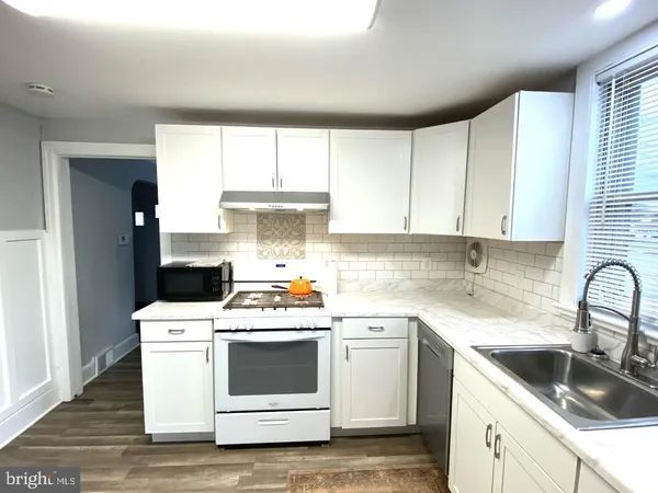 $2,300 | 864 Whitehorse Mercerville Road, Trenton, NJ 08610