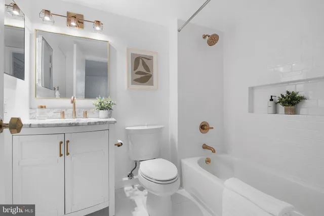 $449,900 | 1401 17th Street Northwest, Unit 104, Washington, DC 20036