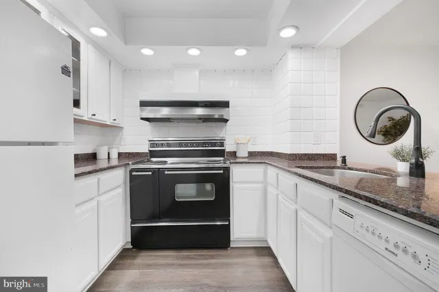 $449,900 | 1401 17th Street Northwest, Unit 104, Washington, DC 20036