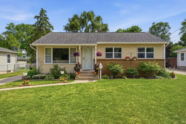 $310,000 | 1626 Royal Oak Street Southwest, Wyoming, MI 49519