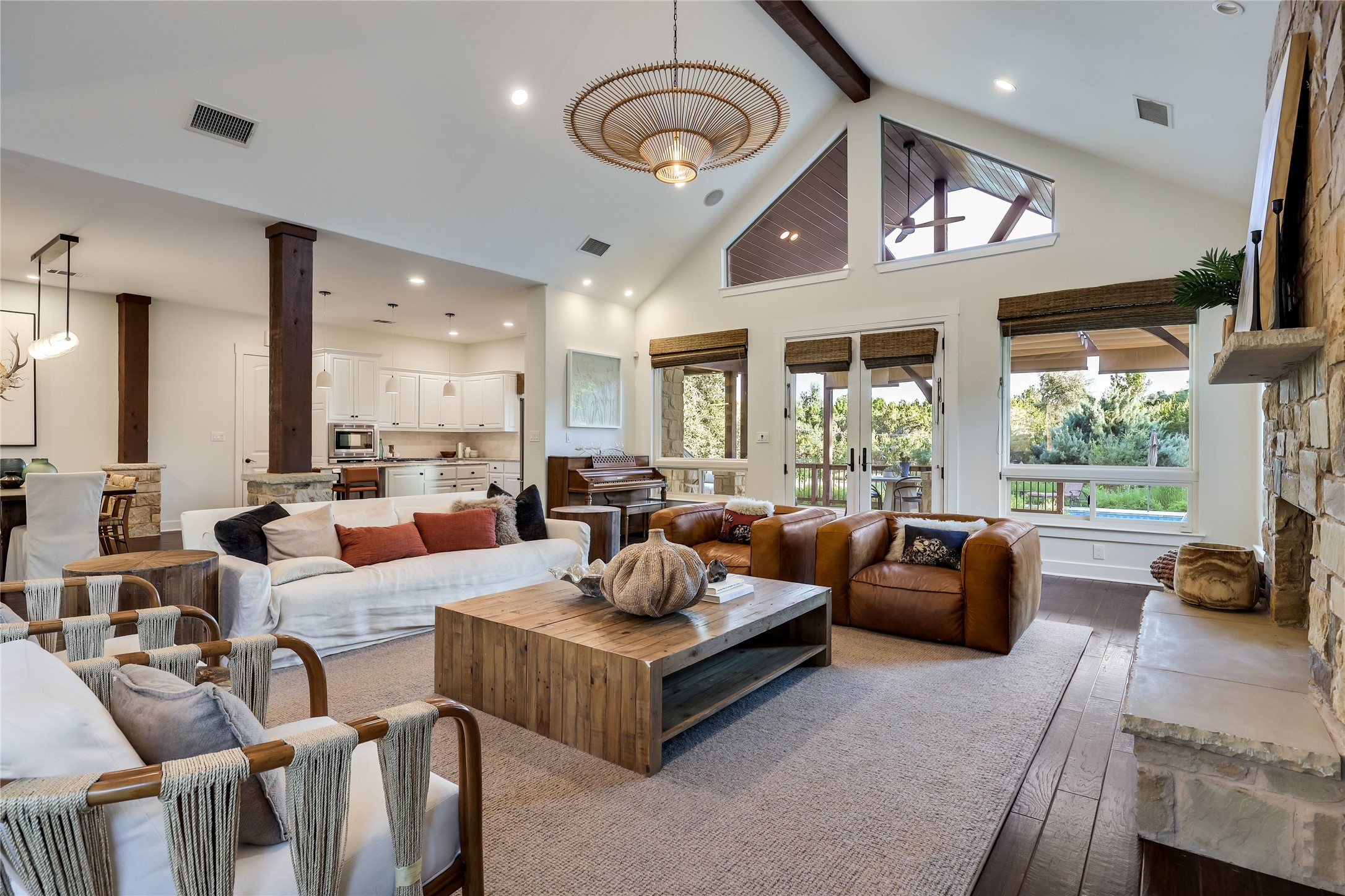 9512 Vera Cruz Road Austin, TX 78737 - Photo 9 of 39 Gallery Image 9