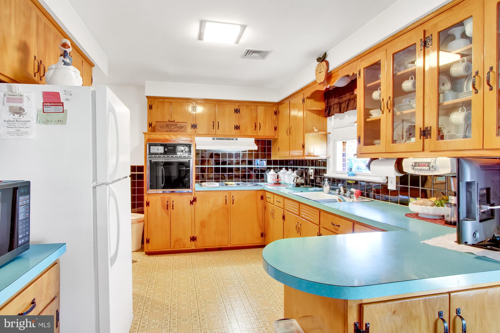 2815 Sheridan Road York, PA 17406 - Photo 11 of 27 Gallery Image 11