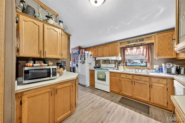 $169,900 | 200 East Elsom Street, Eolia, MO 63344