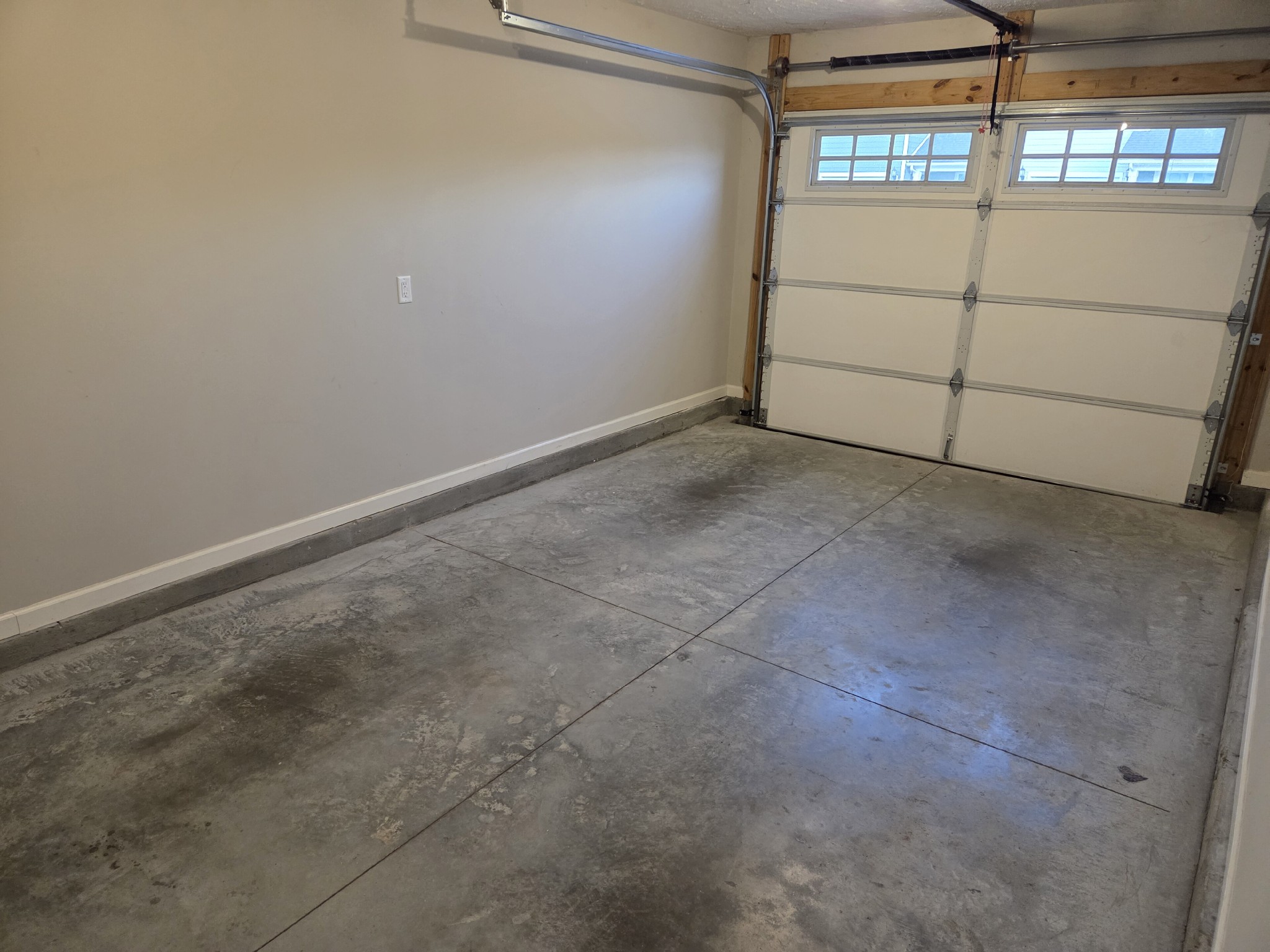 1709 Calypso Drive Murfreesboro, TN 37128 - Photo 15 of 16 a view of a garage