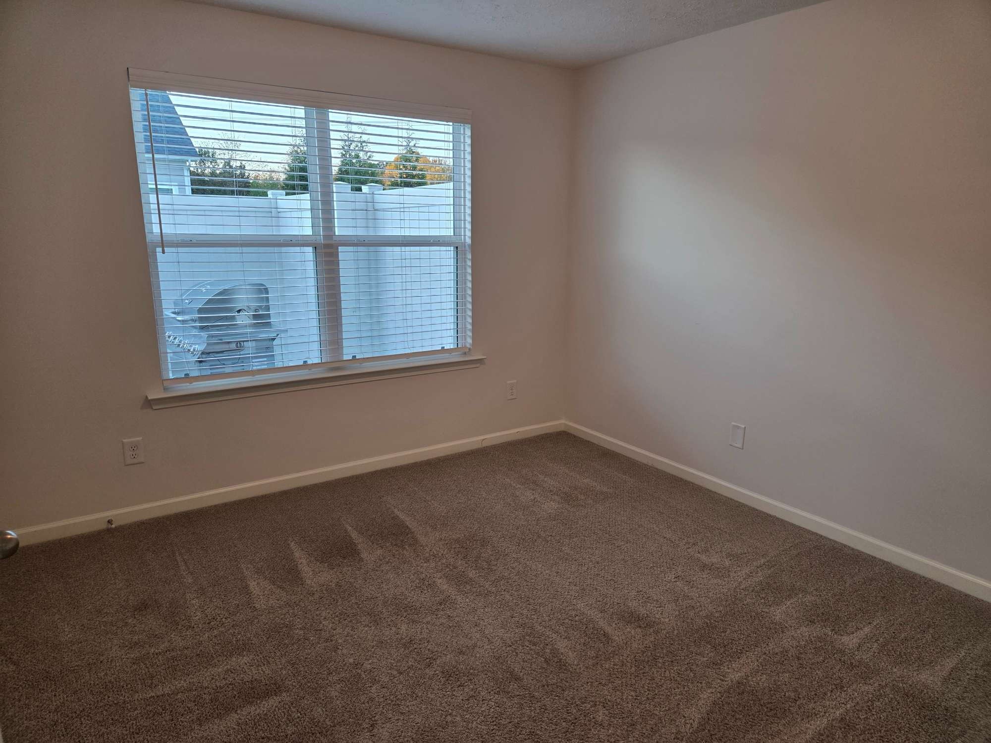 1709 Calypso Drive Murfreesboro, TN 37128 - Photo 6 of 16 an empty room with a window