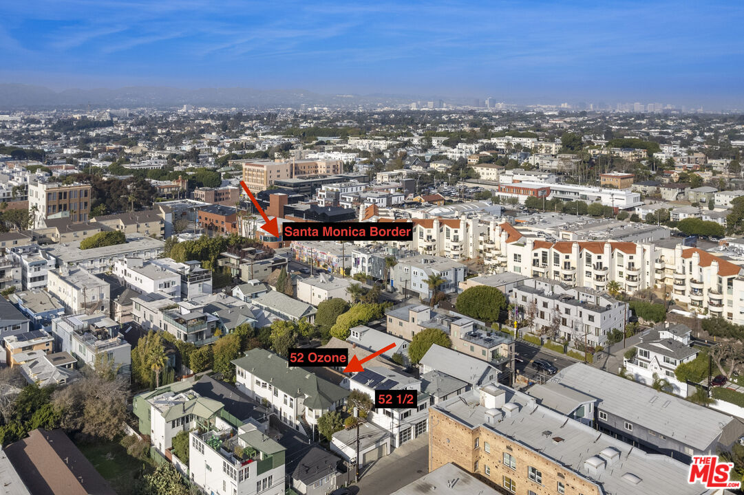 52 Ozone Avenue Venice, CA 90291 - Photo 13 of 56