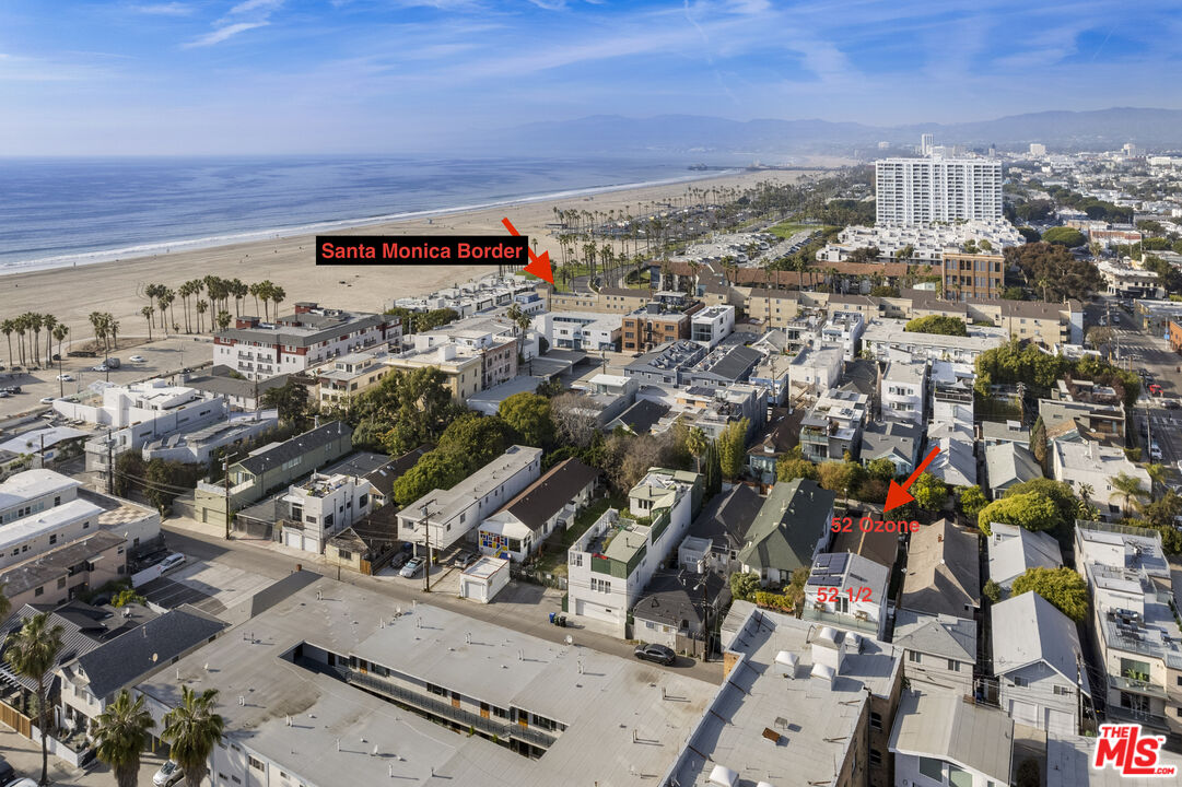 52 Ozone Avenue Venice, CA 90291 - Photo 15 of 56
