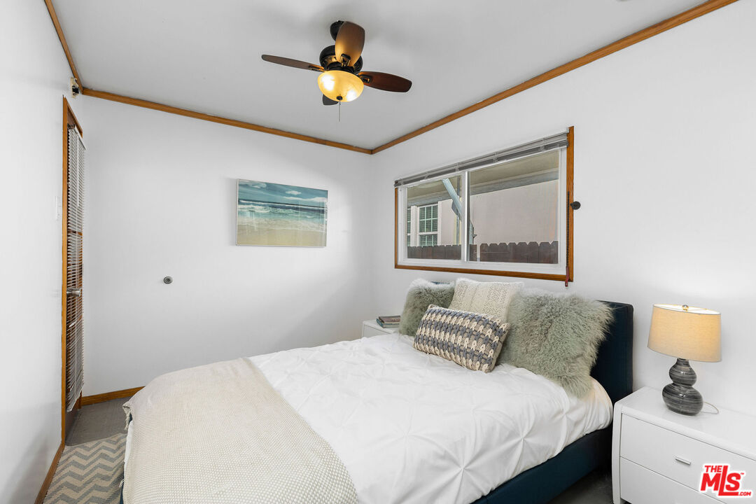 52 Ozone Avenue Venice, CA 90291 - Photo 27 of 56