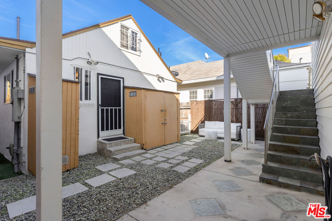 52 Ozone Avenue Venice, CA 90291 - Photo 28 of 56