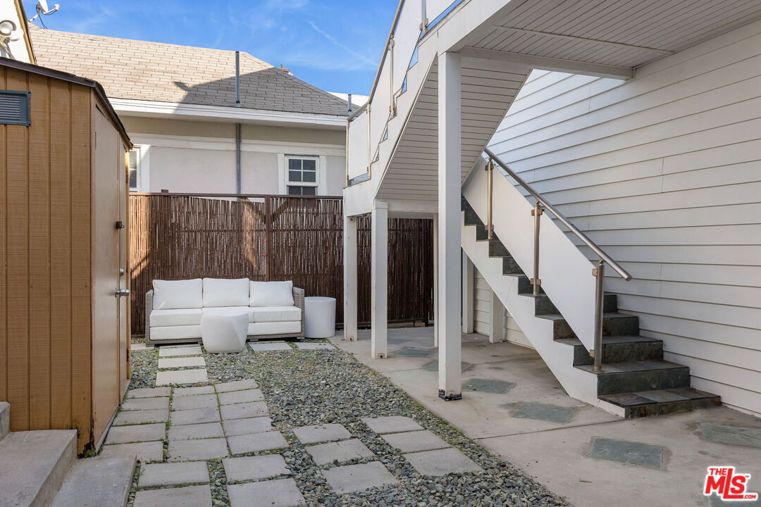 52 Ozone Avenue Venice, CA 90291 - Photo 29 of 56