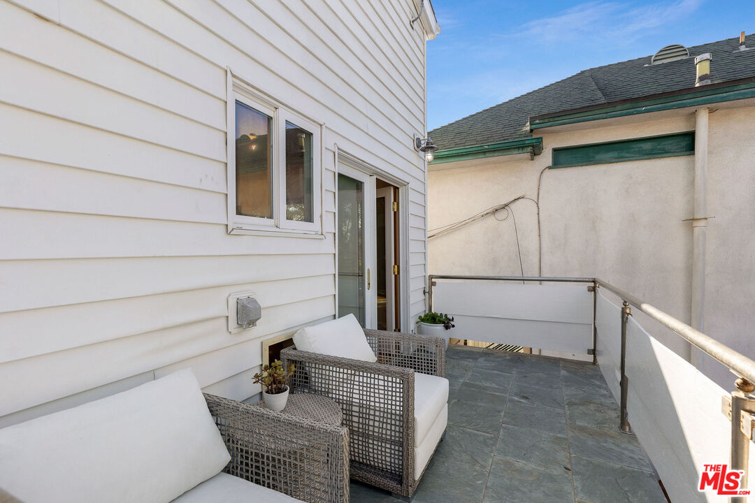 52 Ozone Avenue Venice, CA 90291 - Photo 31 of 56