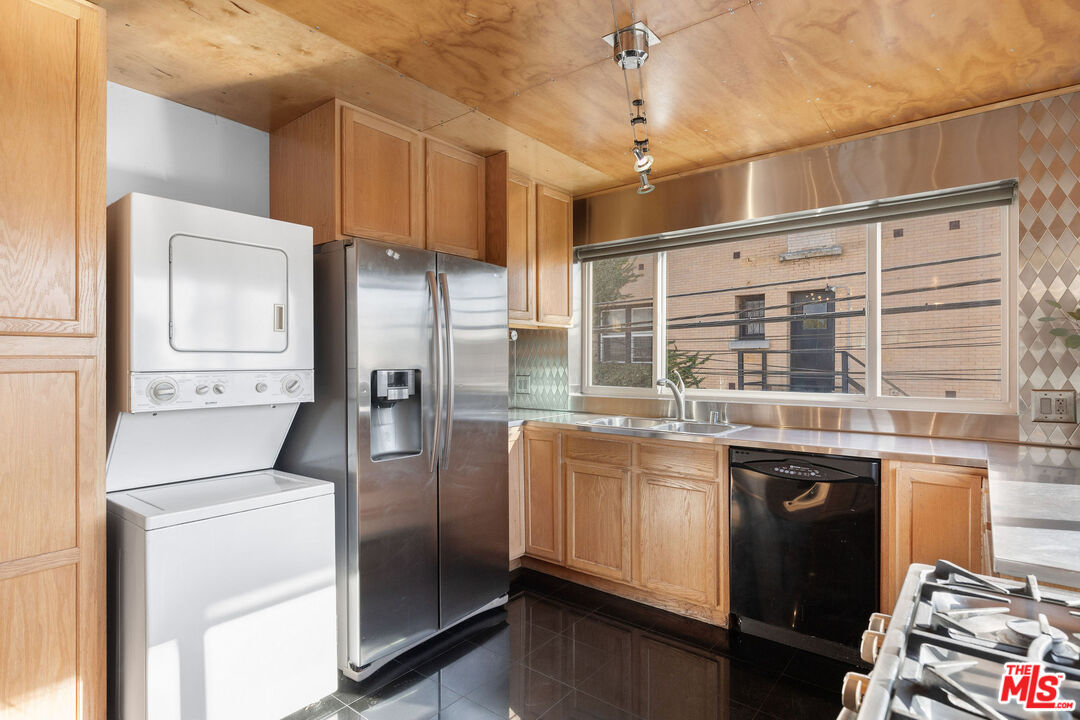 52 Ozone Avenue Venice, CA 90291 - Photo 37 of 56