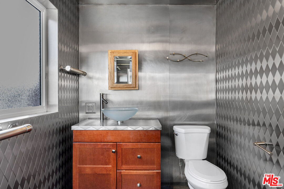 52 Ozone Avenue Venice, CA 90291 - Photo 44 of 56