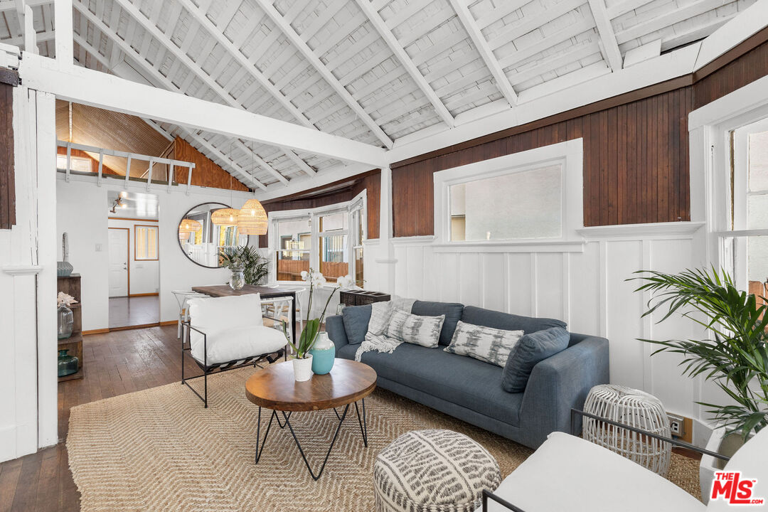 52 Ozone Avenue Venice, CA 90291 - Photo 5 of 56