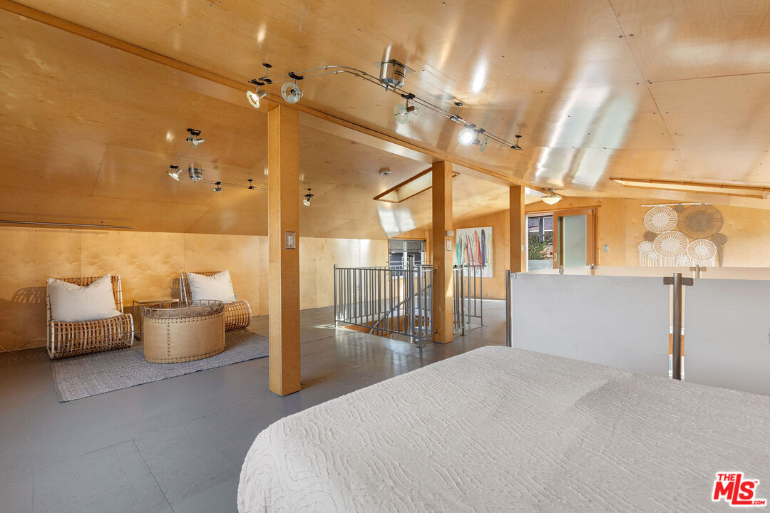 52 Ozone Avenue Venice, CA 90291 - Photo 51 of 56