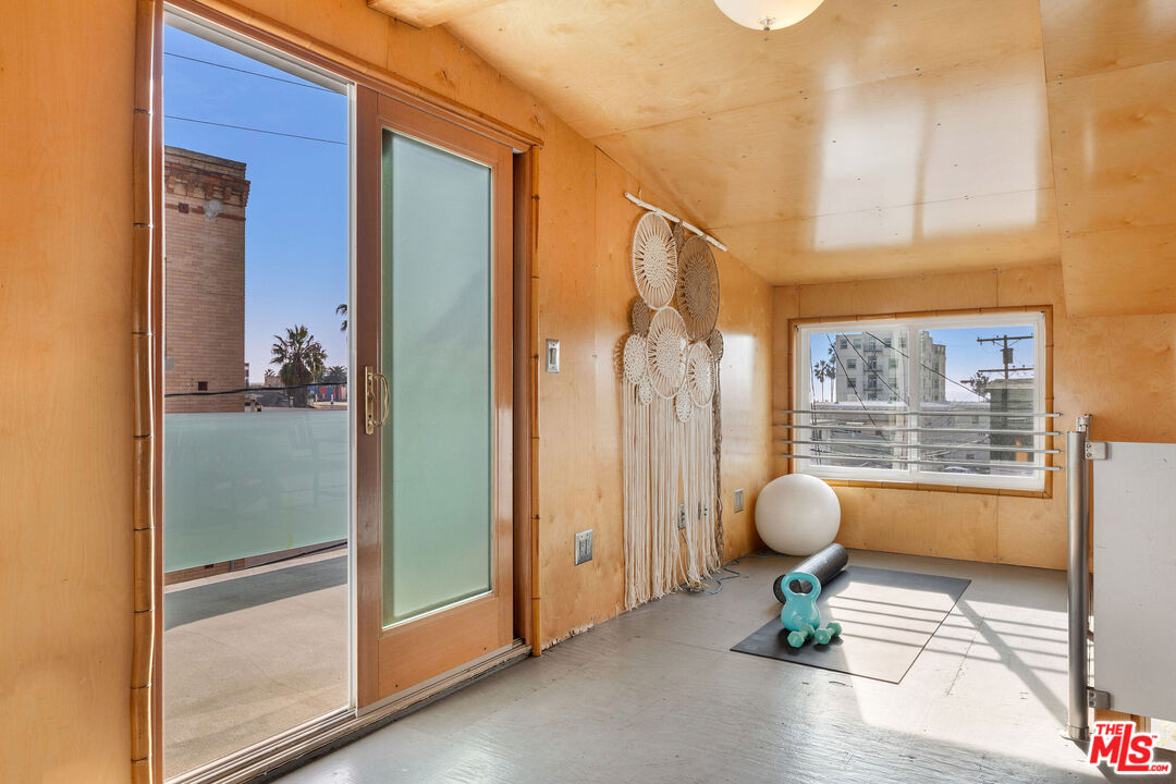 52 Ozone Avenue Venice, CA 90291 - Photo 52 of 56