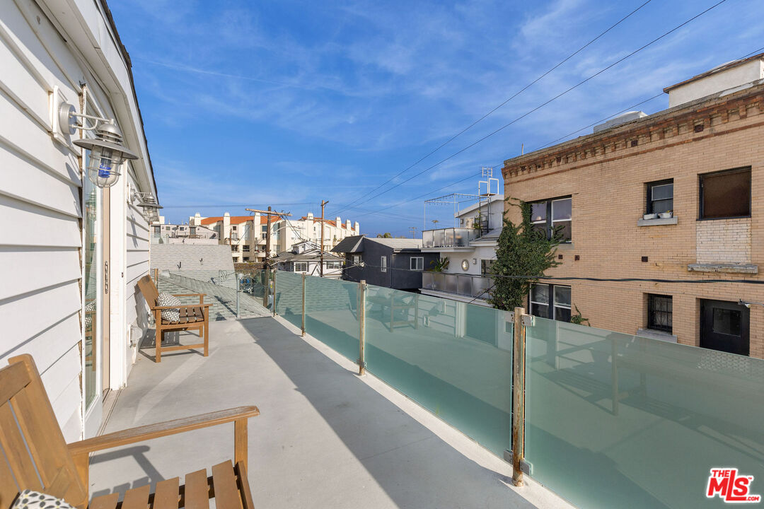 52 Ozone Avenue Venice, CA 90291 - Photo 54 of 56