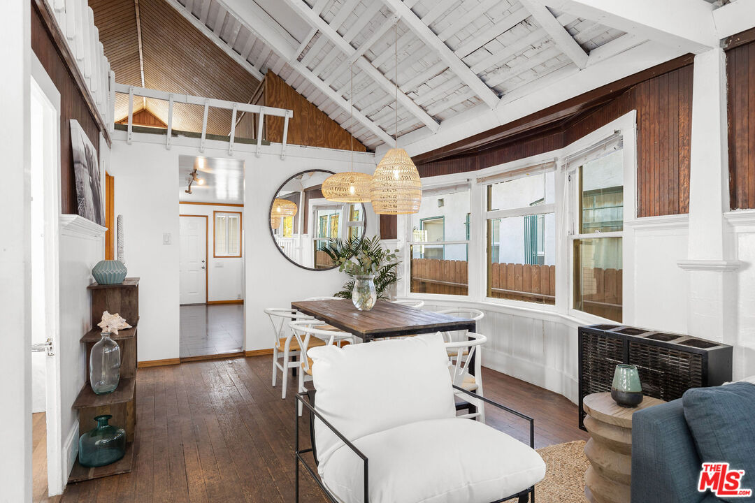 52 Ozone Avenue Venice, CA 90291 - Photo 8 of 56