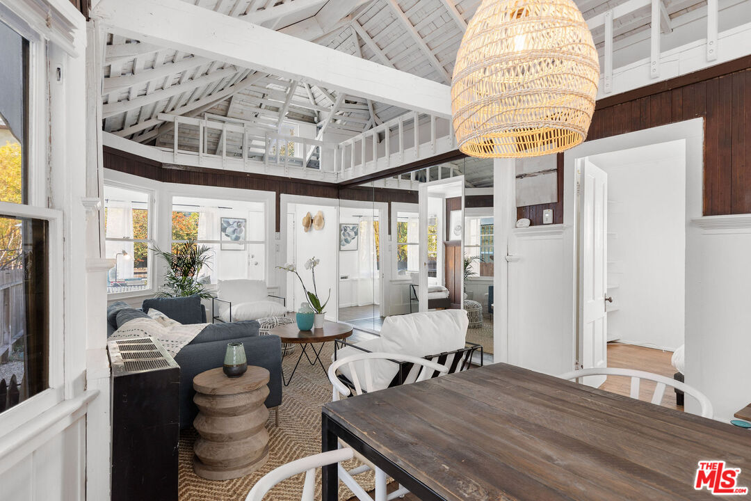 52 Ozone Avenue Venice, CA 90291 - Photo 10 of 56