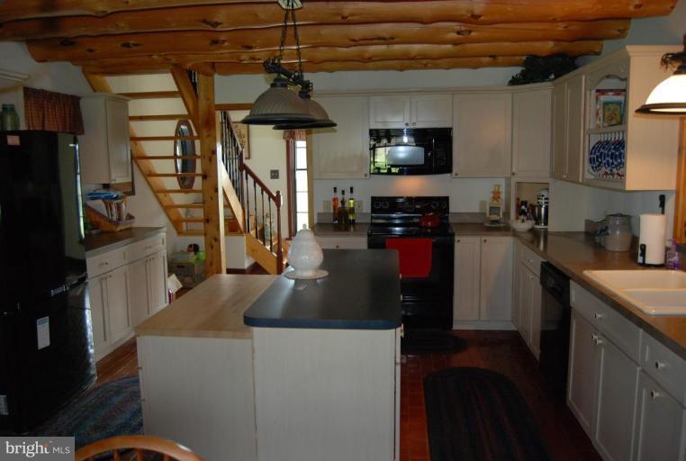1900 Laurel Grove Road Winchester, VA 22602 - Photo 14 of 30 Kitchen
