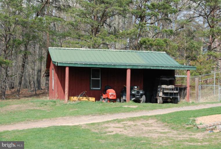 1900 Laurel Grove Road Winchester, VA 22602 - Photo 5 of 30 Barn