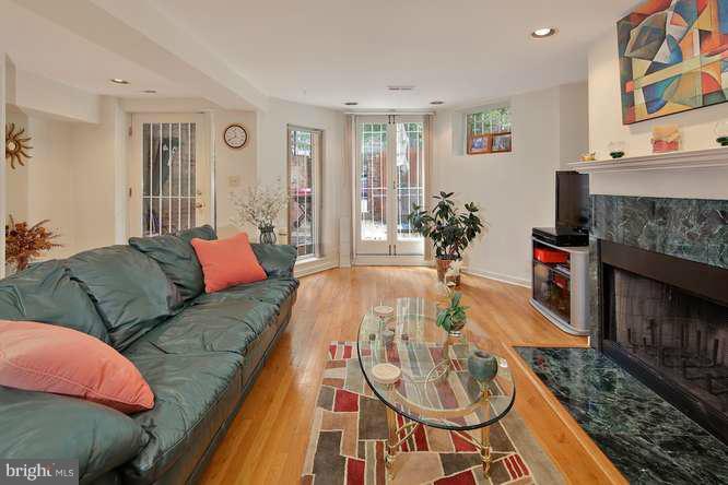 1813 Kalorama Road Northwest, Unit 1 Washington, DC 20009 - Photo 14 of 24 Living Room