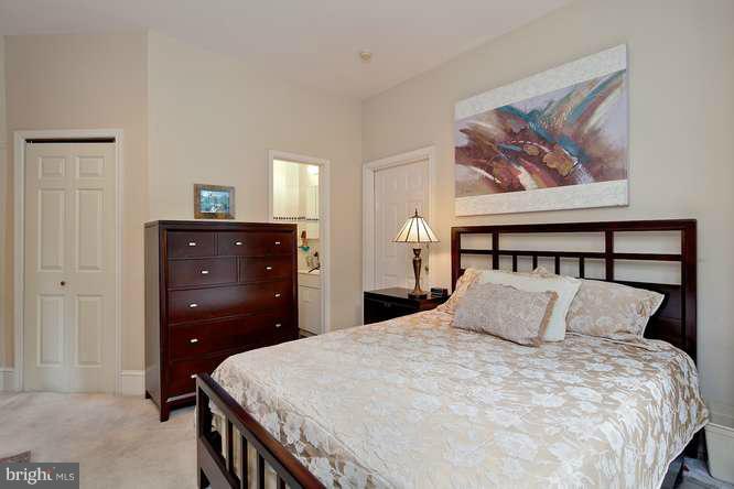 1813 Kalorama Road Northwest, Unit 1 Washington, DC 20009 - Photo 22 of 24 Bedroom (Master)
