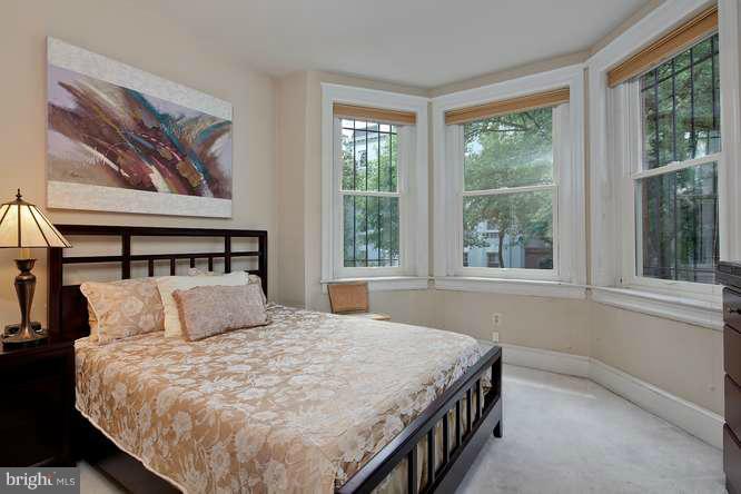 1813 Kalorama Road Northwest, Unit 1 Washington, DC 20009 - Photo 5 of 24 Bedroom (Master)