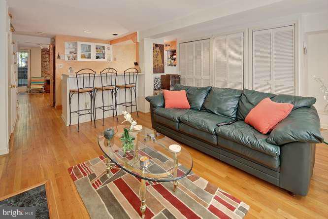 1813 Kalorama Road Northwest, Unit 1 Washington, DC 20009 - Photo 8 of 24 Living Room