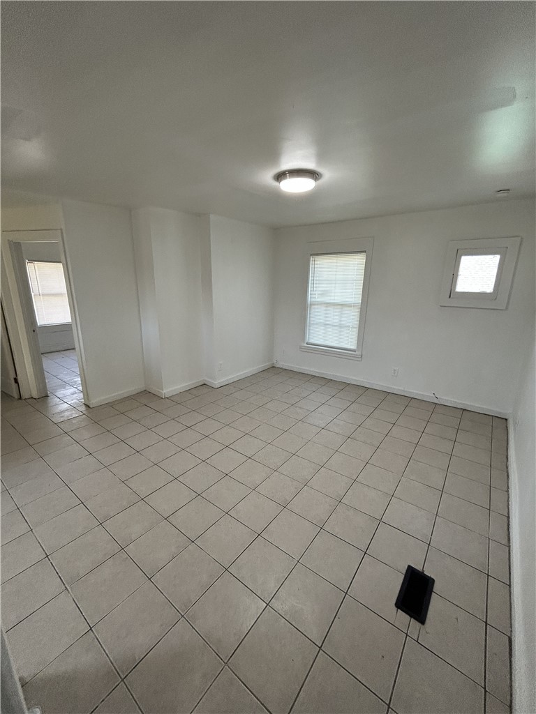 301 Weaver Street, Unit 2 Rochester, NY 14621 - Photo 4 of 13