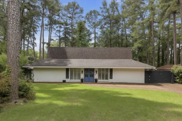 $450,000 | 6735 Poplar Pike, Memphis, TN 38119