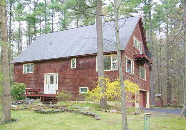 615 Gordon Road Rotterdam, NY 12306 - Photo 1 of 7 Photo 1